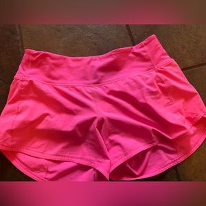 Lululemon mid rise lined short  4” size 6